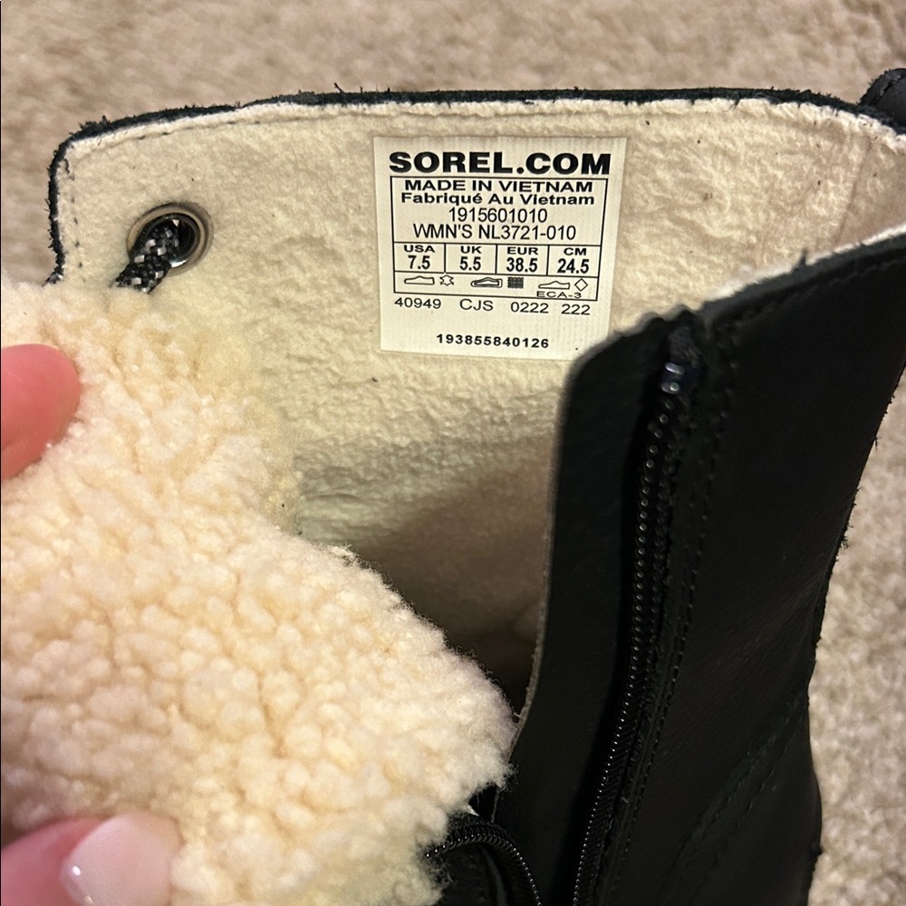 SOREL Emelie Shearling  Waterproof Women's Boots In Black - Picture 3 of 5